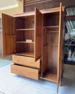 lemari pakaian 3 pintu