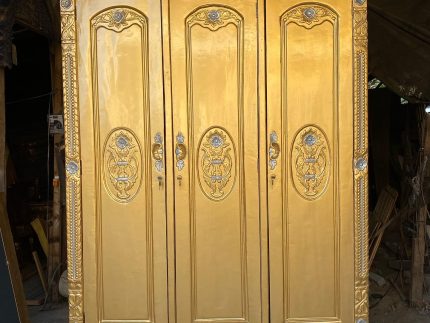 Lemari Pakaian 3 Pintu