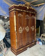Lemari Pakaian 3 Pintu