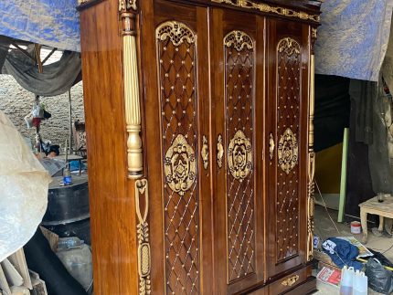 Lemari Pakaian 3 Pintu