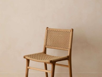 Aksara Kursi Cafe Kayu Jati