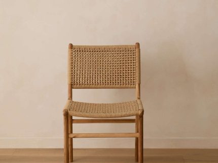 Aksara Kursi Cafe Kayu Jati
