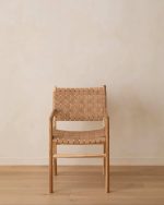 Armchair Anyaman Kulit Sintetis